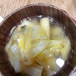 白菜と玉ねぎのお味噌汁